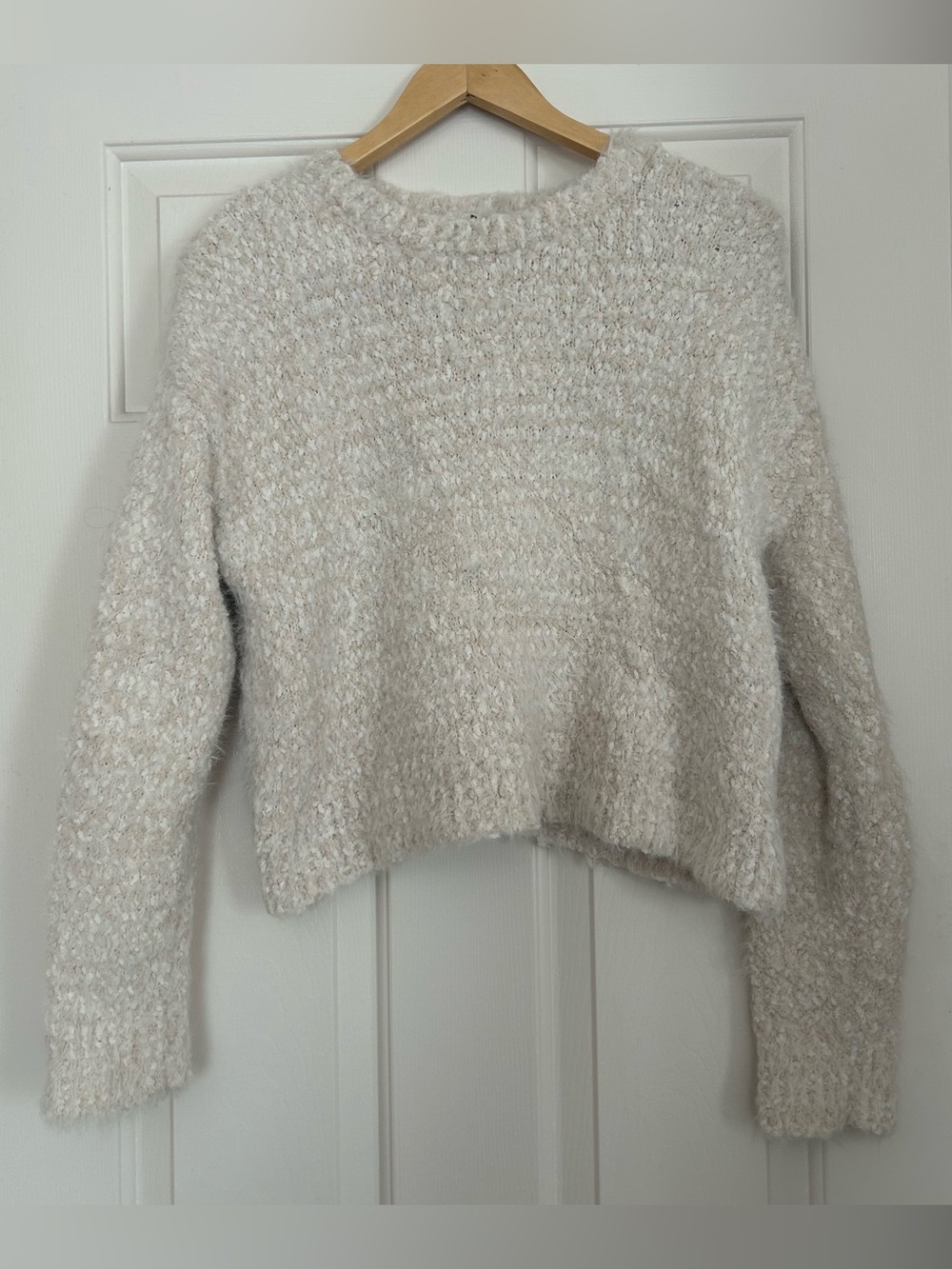 Forever 21 Eyelash Knit Crewneck Sweater Cropped Cream Long Sleeve Size Medium